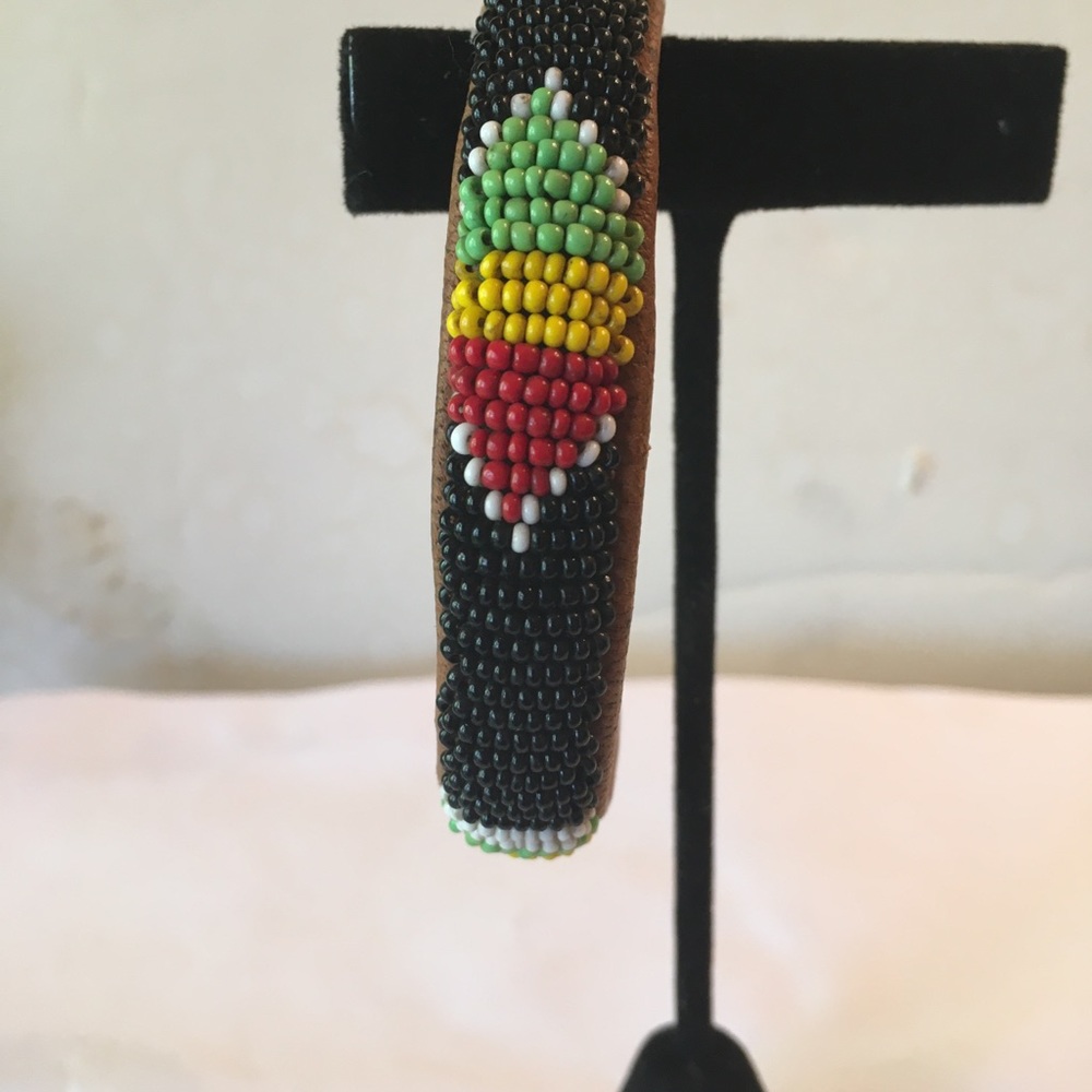 Kenyan Masai beaded bracelet on leather